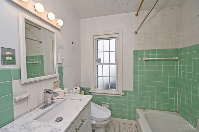 4304 Grove Avenue, Mariemont, OH 45227