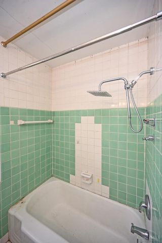 4304 Grove Avenue, Mariemont, OH 45227