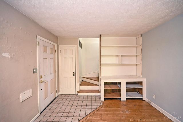 4304 Grove Avenue, Mariemont, OH 45227