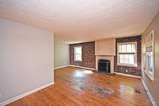 4304 Grove Avenue, Mariemont, OH 45227