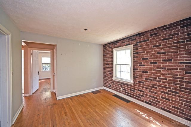 4304 Grove Avenue, Mariemont, OH 45227
