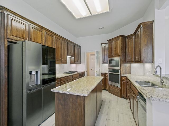 8108 Lynores Way, Plano, TX 75025