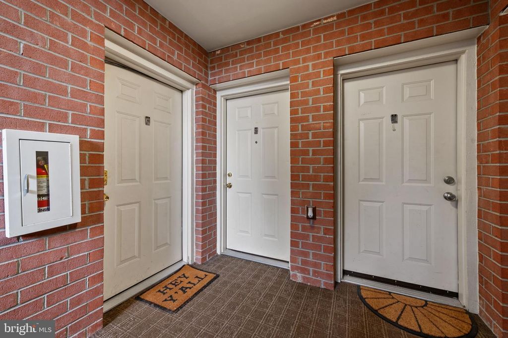 Image 4 of property listing at 6609 RAPID WATER WAY #103, Glen Burnie, MD 21060