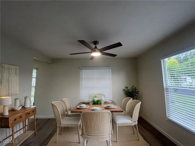 43 Tangelo CT, Lehigh Acres, FL 33936