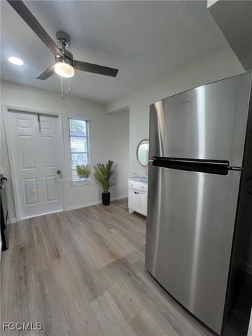 43 Tangelo CT, Lehigh Acres, FL 33936