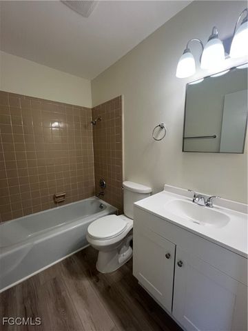 43 Tangelo CT, Lehigh Acres, FL 33936