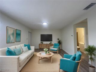 43 Tangelo CT, Lehigh Acres, FL 33936