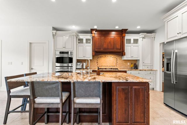 2408 Wimbledon Place, Springfield, IL 62704