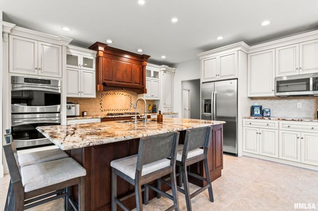 2408 Wimbledon Place, Springfield, IL 62704