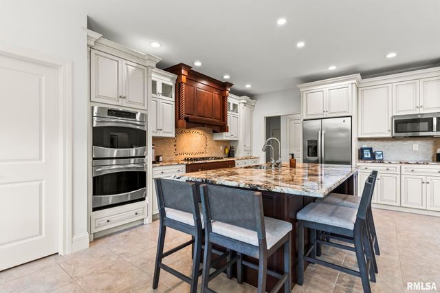 2408 Wimbledon Place, Springfield, IL 62704