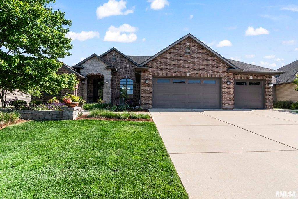 2408 Wimbledon Place, Springfield, IL 62704