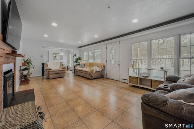 98 Campbell Avenue, Vernon, CT 06066