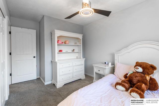 7335 N 80th Street, Omaha, NE 68122