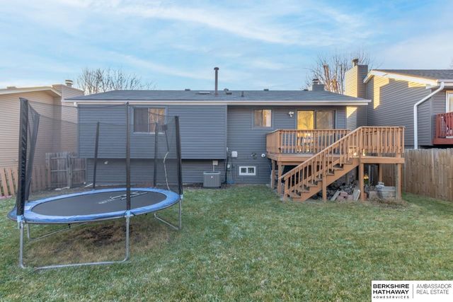 7335 N 80th Street, Omaha, NE 68122