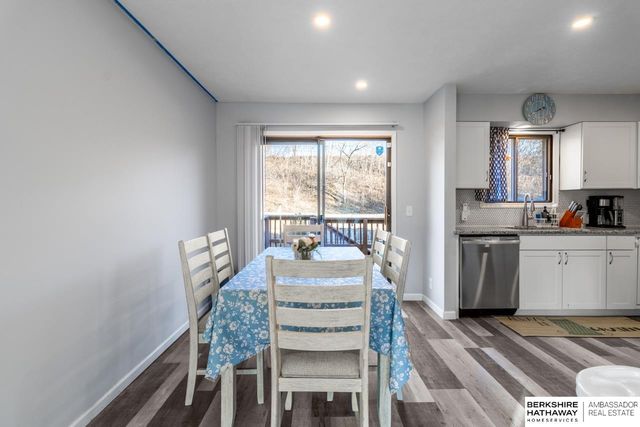 7335 N 80th Street, Omaha, NE 68122