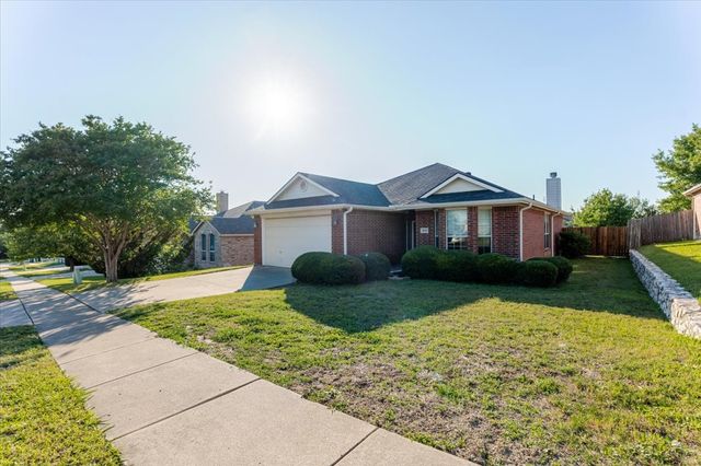 10332 Trevino Lane, Benbrook, TX 76126