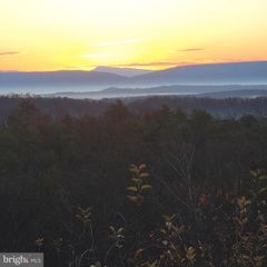 685 N MAPLE, Mount Jackson, VA 22842
