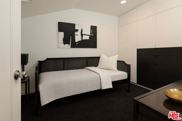 636 Huntley Drive, West Hollywood, CA 90069