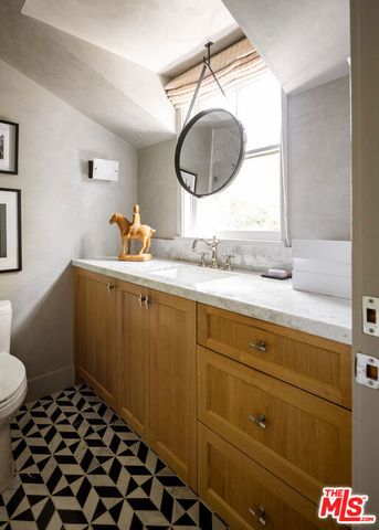 636 Huntley Drive, West Hollywood, CA 90069