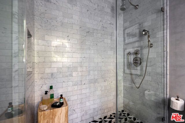 636 Huntley Drive, West Hollywood, CA 90069