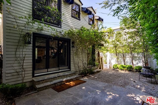 636 Huntley Drive, West Hollywood, CA 90069