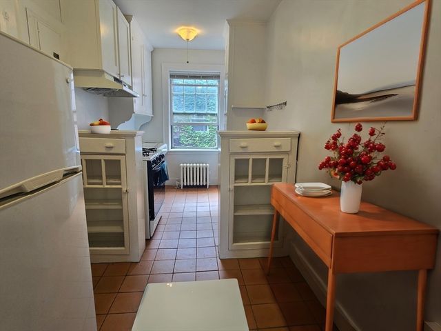 22 Concord Avenue 11, Cambridge, MA 02138