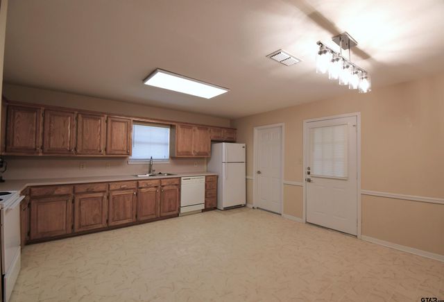 2529 Westminster Dr, Tyler, TX 75701