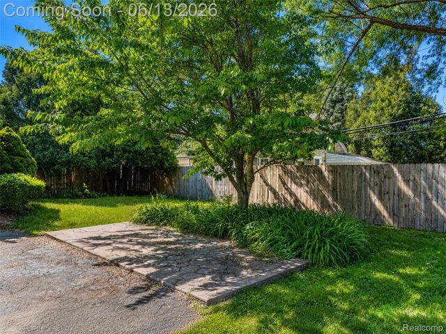 24362 Outer Drive, Melvindale, MI 48122