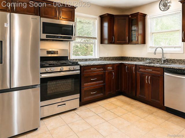 24362 Outer Drive, Melvindale, MI 48122