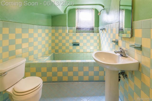 24362 Outer Drive, Melvindale, MI 48122