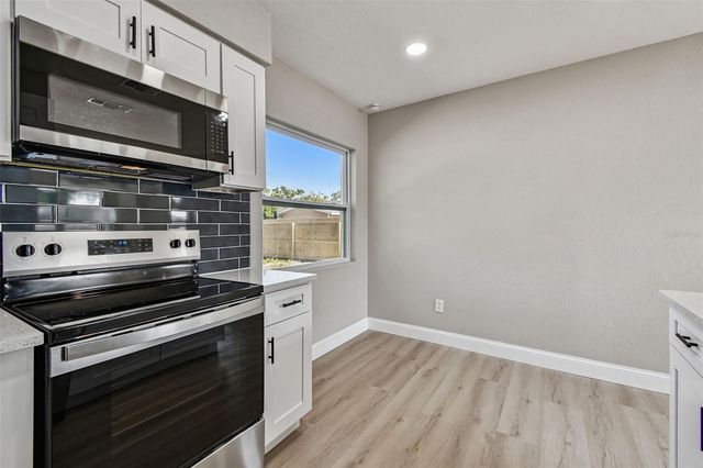 2133 W RAMBLA STREET, Tampa, FL 33612