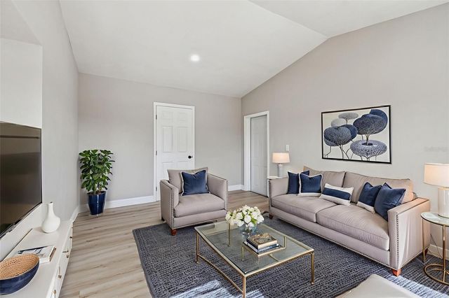 2133 W RAMBLA STREET, Tampa, FL 33612