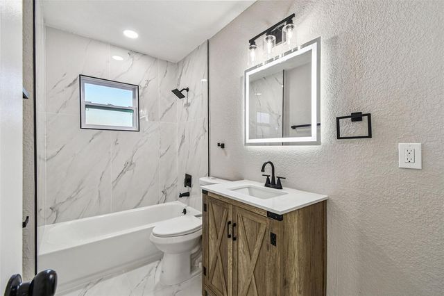 2133 W RAMBLA STREET, Tampa, FL 33612