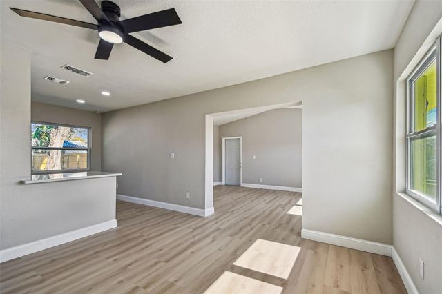 2133 W RAMBLA STREET, Tampa, FL 33612