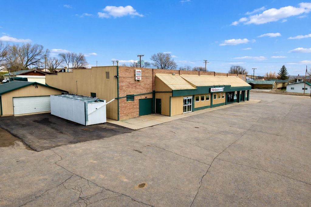 207 Third ST, Harlowton, MT 59036 photo 2