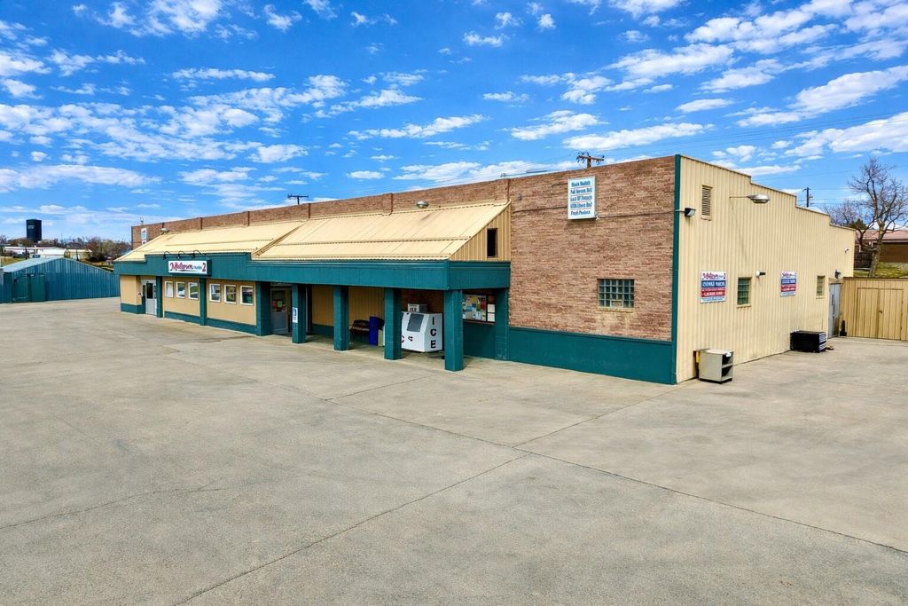 207 Third ST, Harlowton, MT 59036 photo 3