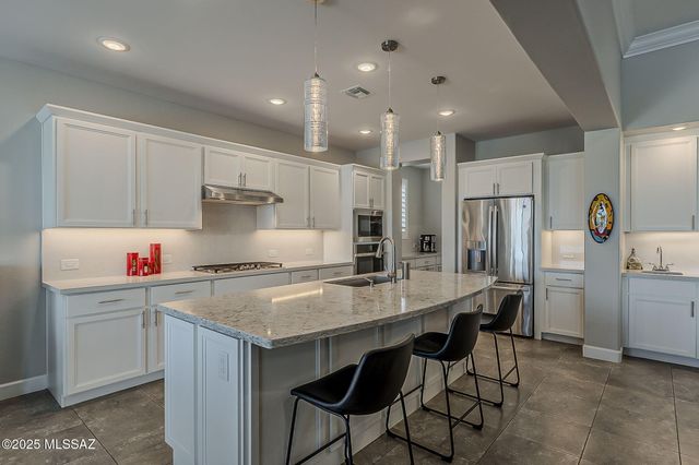 2499 E Rolling Meadow Lane, Green Valley, AZ 85614