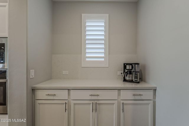 2499 E Rolling Meadow Lane, Green Valley, AZ 85614