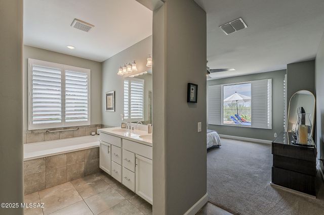 2499 E Rolling Meadow Lane, Green Valley, AZ 85614