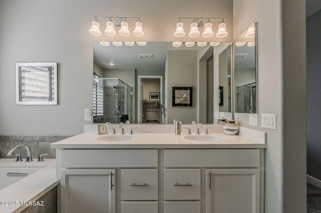 2499 E Rolling Meadow Lane, Green Valley, AZ 85614