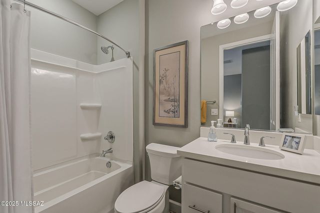 2499 E Rolling Meadow Lane, Green Valley, AZ 85614