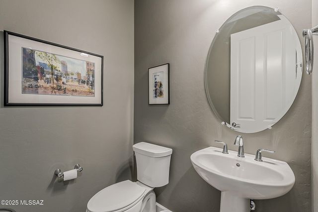 2499 E Rolling Meadow Lane, Green Valley, AZ 85614