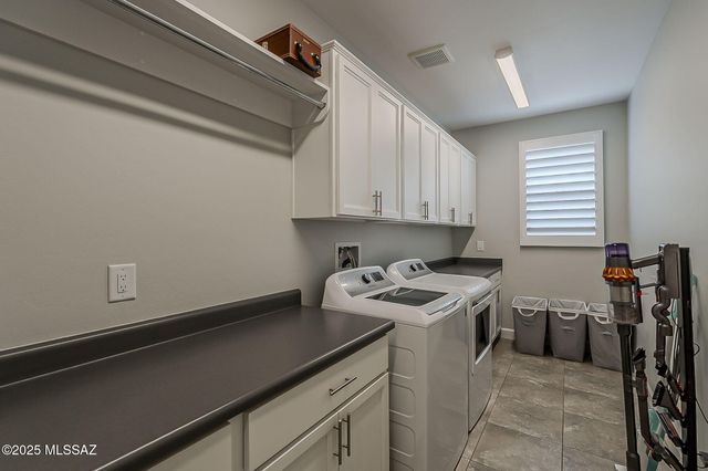 2499 E Rolling Meadow Lane, Green Valley, AZ 85614