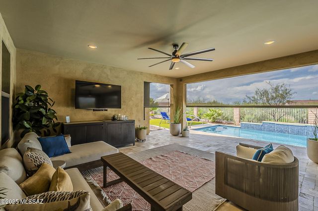 2499 E Rolling Meadow Lane, Green Valley, AZ 85614