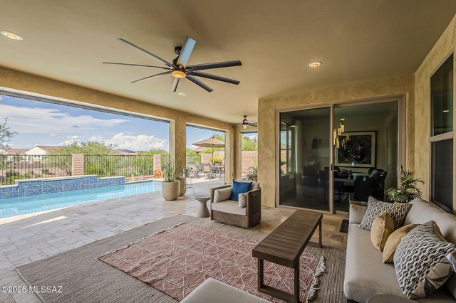 2499 E Rolling Meadow Lane, Green Valley, AZ 85614