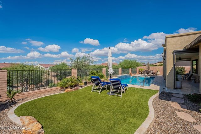 2499 E Rolling Meadow Lane, Green Valley, AZ 85614