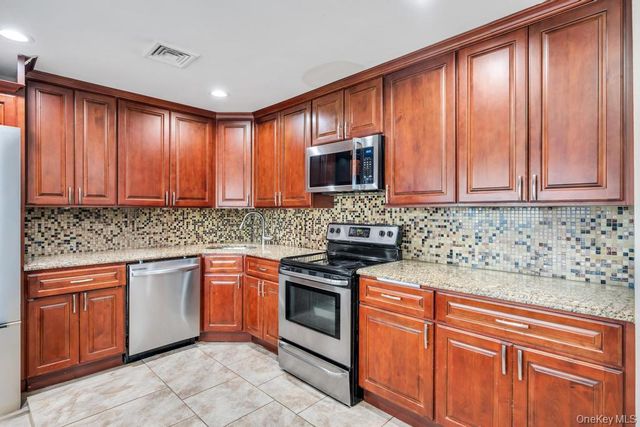 3117 Kane Avenue, Medford, NY 11763