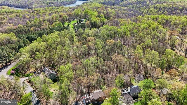 11920 HENDERSON RD, Clifton, VA 20124