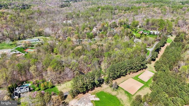 11920 HENDERSON RD, Clifton, VA 20124