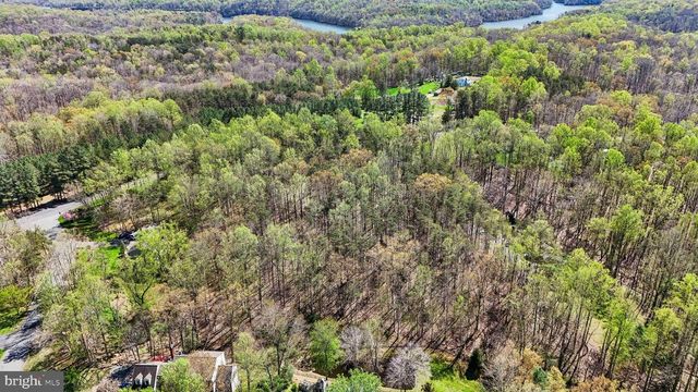 11920 HENDERSON RD, Clifton, VA 20124